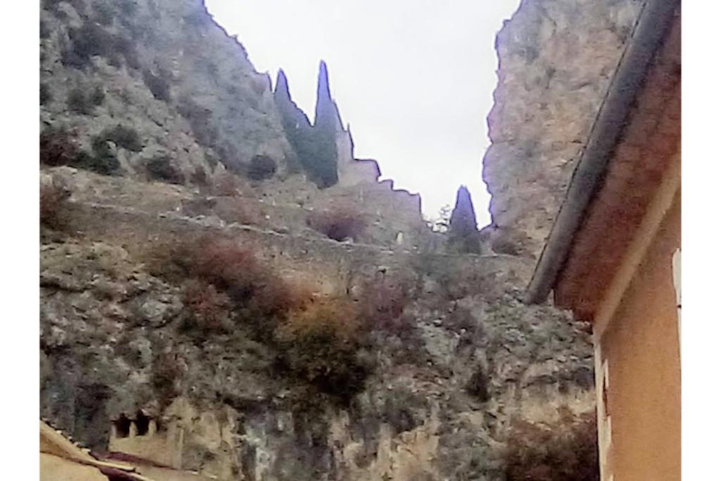 La Fontaine Moustiers-Sainte-Marie Exterior photo
